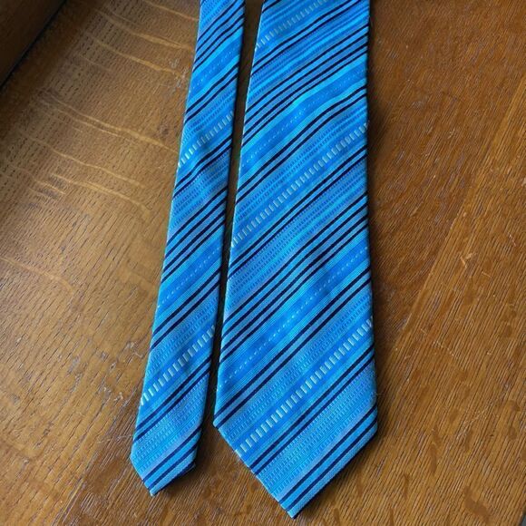 Laurant Bennet Necktie  - Picture 3 of 6